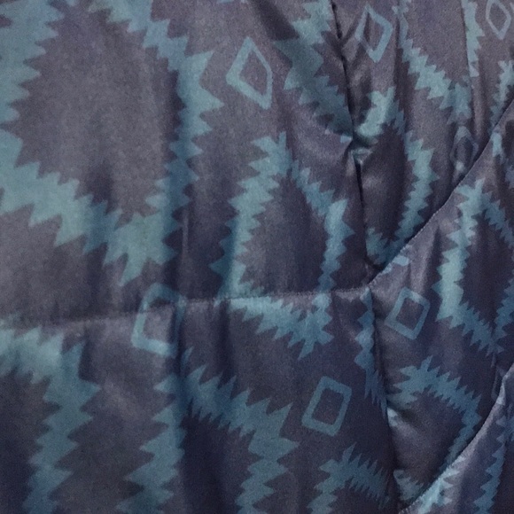 Vest - Picture 4 of 4